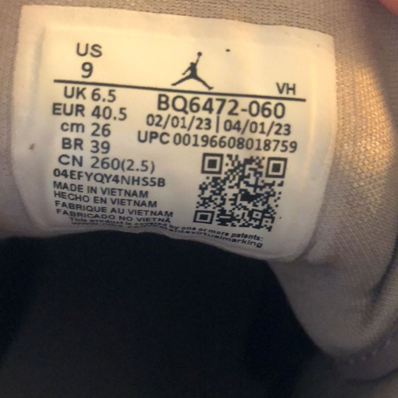 Nike Air Jordans Nike Grey Back and Red size9 Size US 9 / IT 39 - 13 Thumbnail