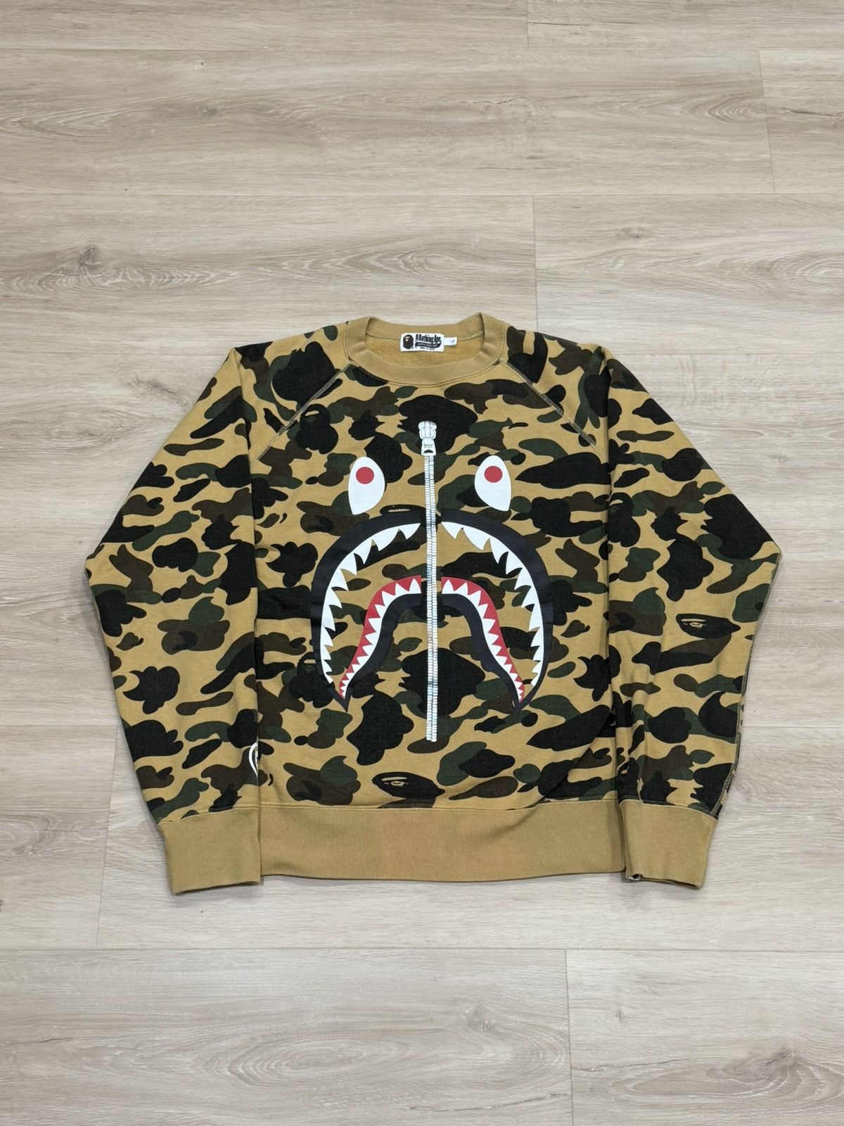 Bape Bape 1st Camo Shark Crewneck Sweatshirt Size US L / EU 52-54 / 3 - 1 Thumbnail