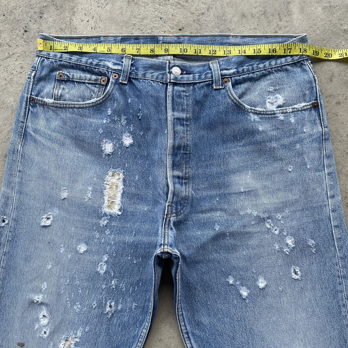 Levi's Vintage Clothing 90s Vintage Levi’s 501 USA THRASHED Sick Denim Jeans Pants Size US 37 - 5 Thumbnail