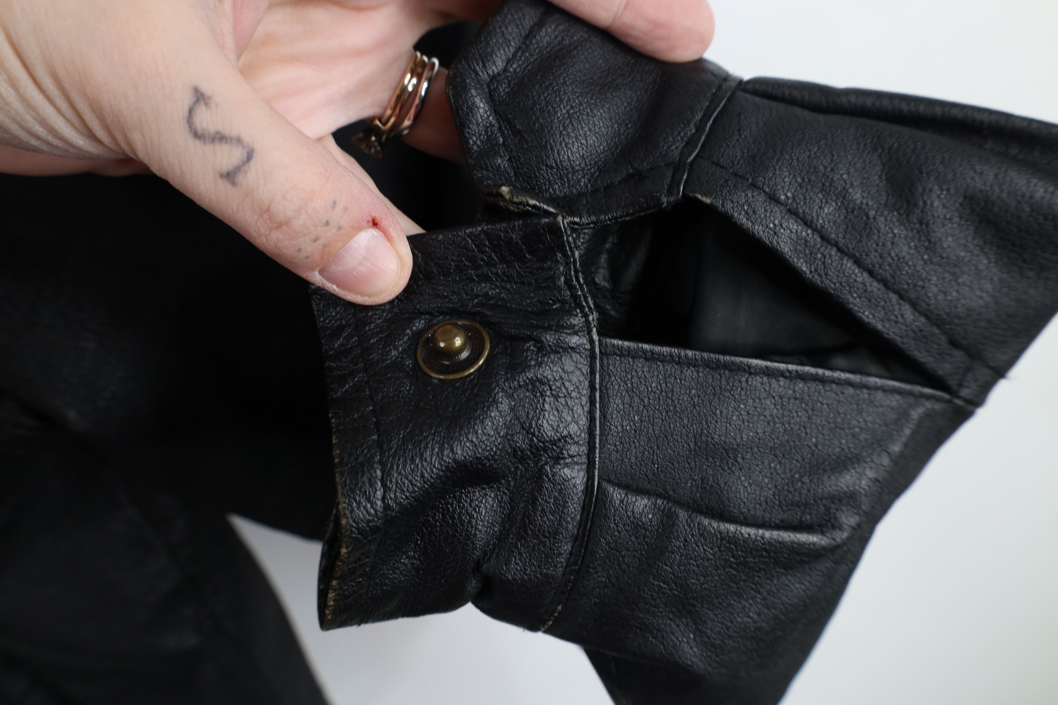 Vintage Vintage 90s Streetwear Button Back Leather Jacket Black Size US L / EU 52-54 / 3 - 7 Thumbnail