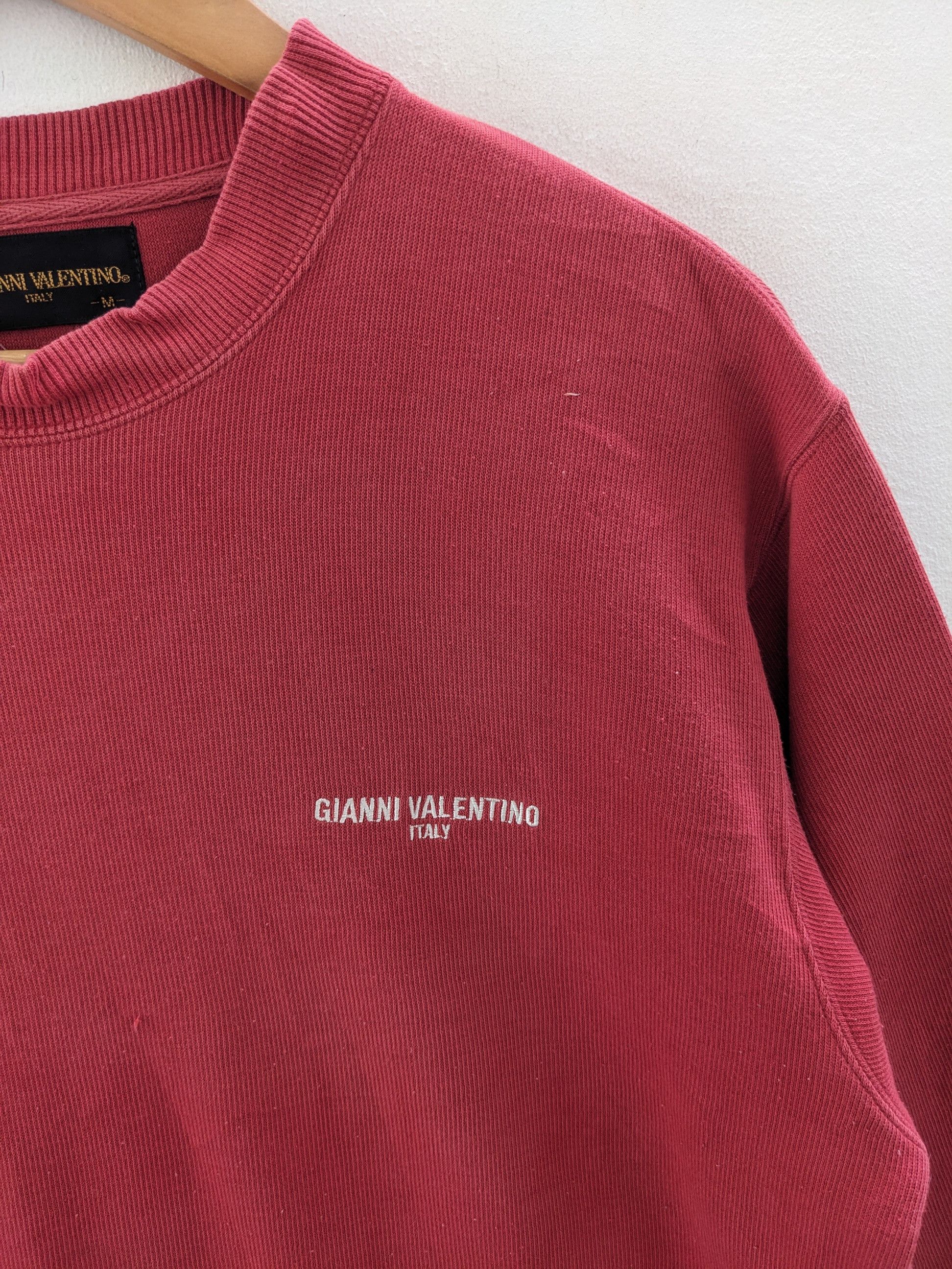 Vintage Vintage Gianni Valentino Sweatshirt Faded Distressed Size US M / EU 48-50 / 2 - 9 Thumbnail
