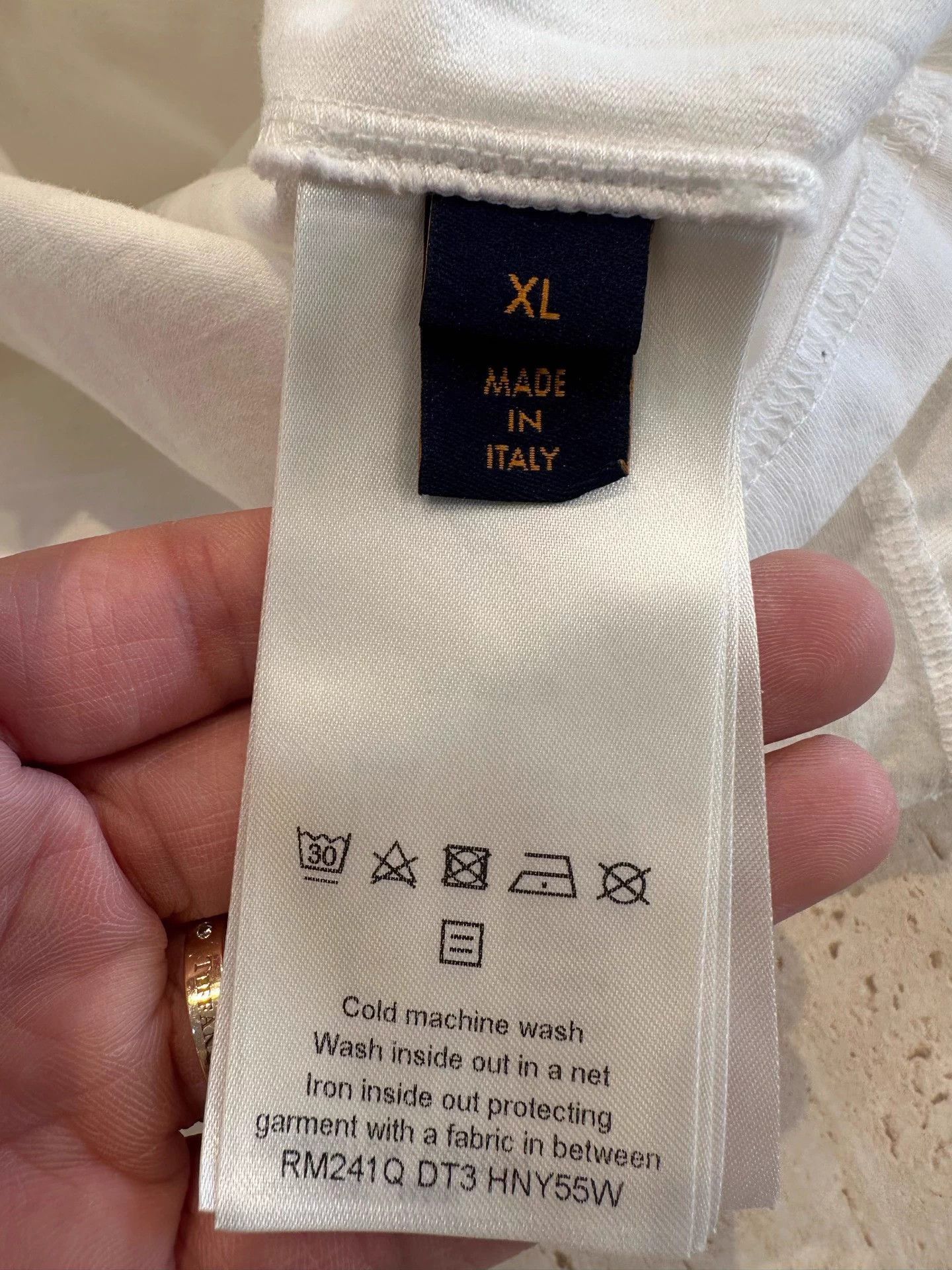 Louis Vuitton Louis Vuitton White Embossed Logo Short Sleeve Tee XL NWT Size US XL / EU 56 / 4 - 6 Thumbnail