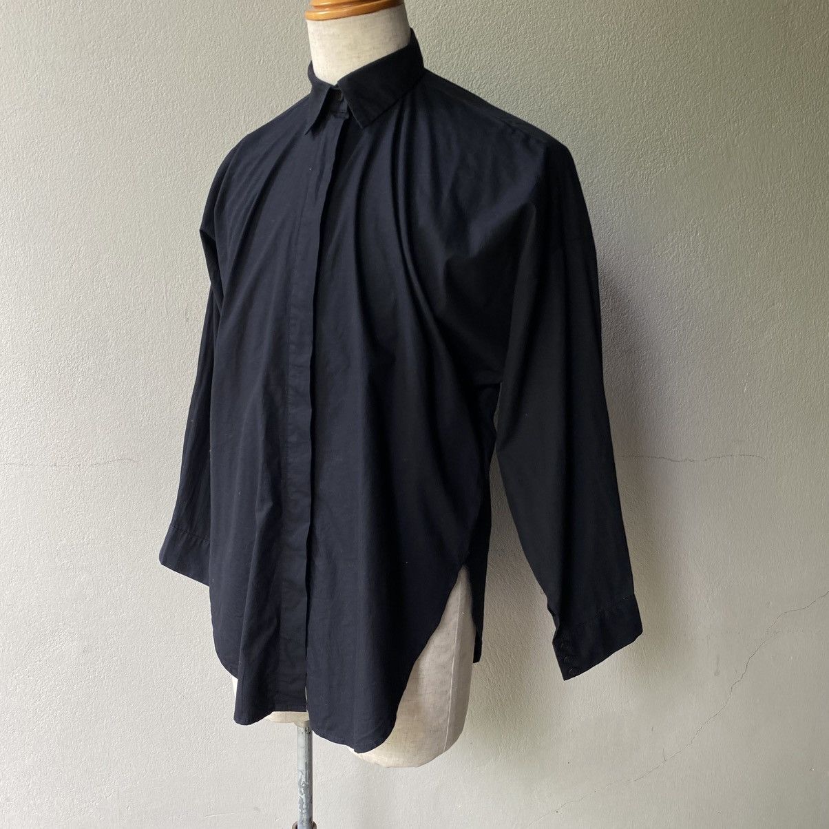 Norma Kamali Norma Kamali Long Sleeve Black Collar Shirt Size XL / US 12-14 / IT 48-50 - 2 Thumbnail