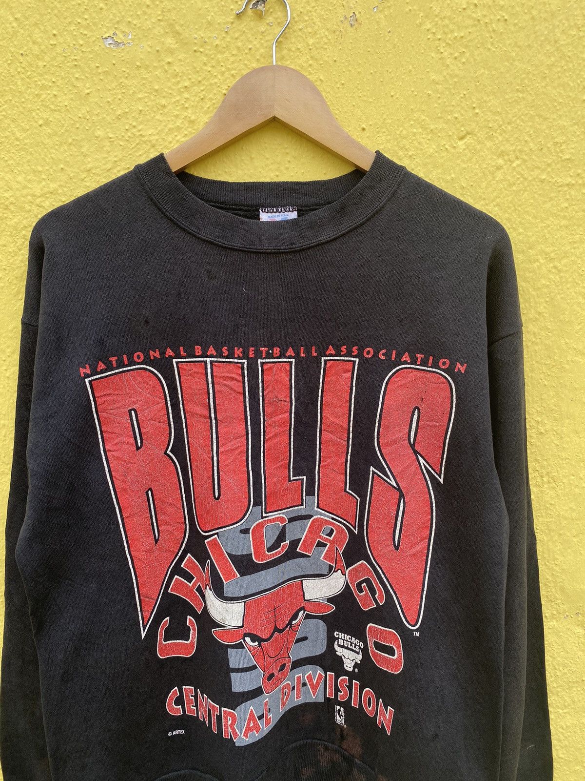 NBA × Vintage Vintage Chicago bulls NBA sunfaded sweatshirt Size US M / EU 48-50 / 2 - 4 Thumbnail