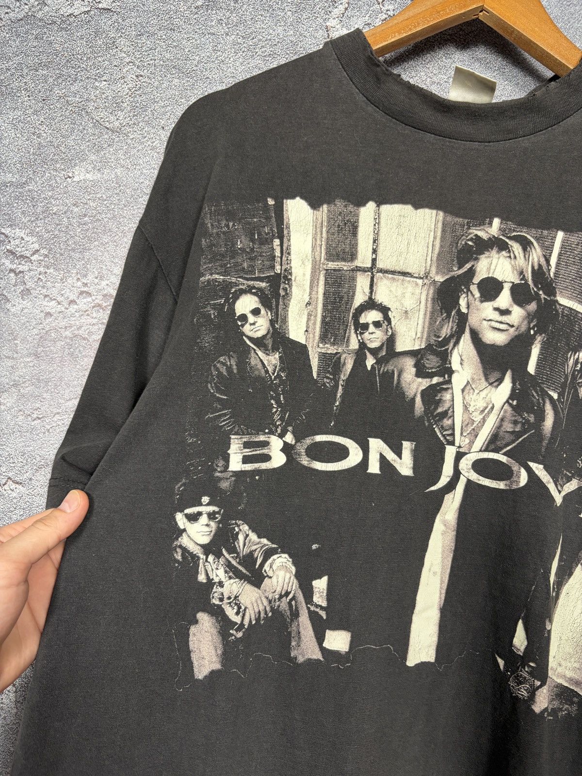 Band Tees Vintage Bon Jovi 1992 Keep the Faith Band T-shirt Tee Size US XL / EU 56 / 4 - 4 Thumbnail
