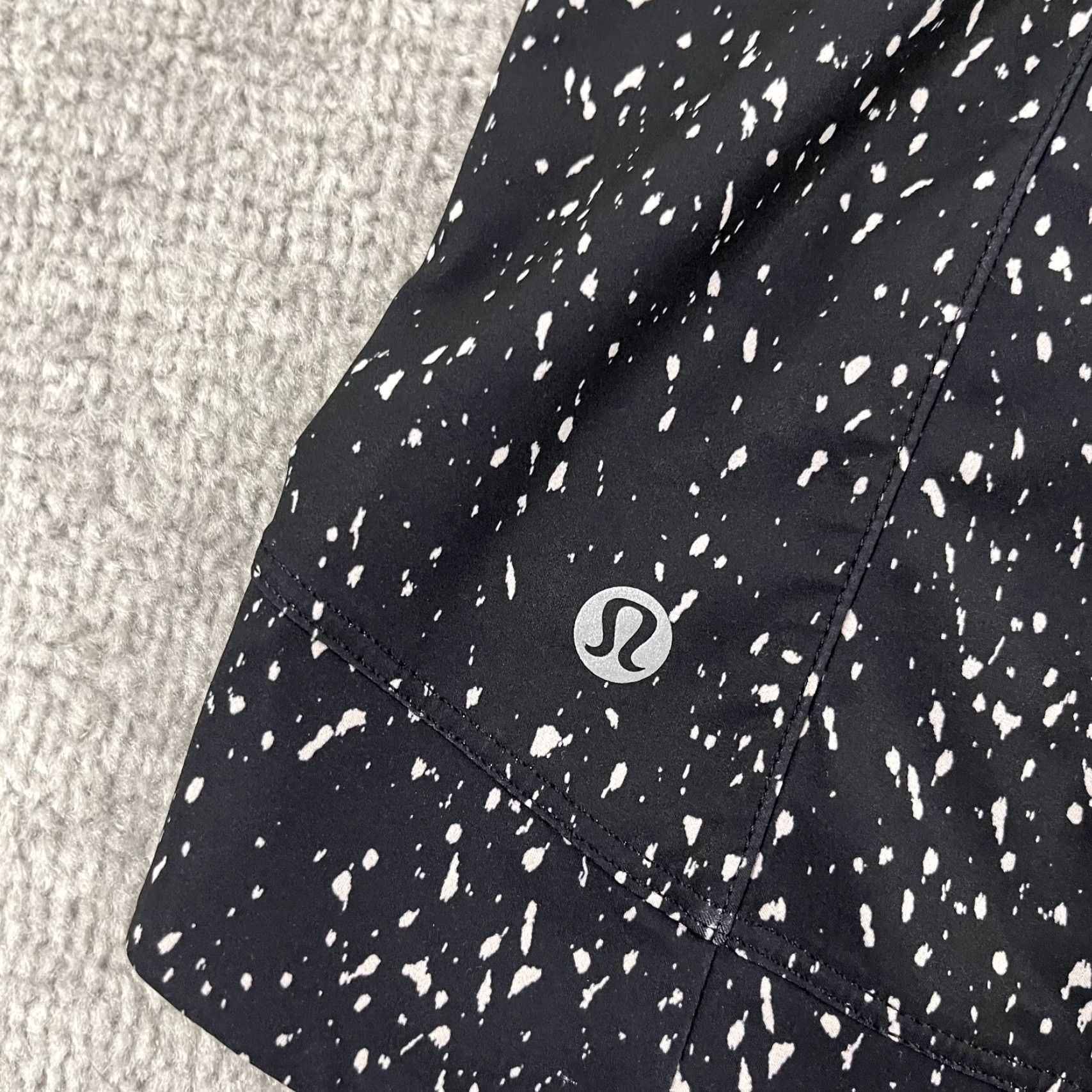 Lululemon Lululemon Go The Distance Hooded Vest Womens Size 6 Butterfly Texture Running Jacket Size M / US 6-8 / IT 42-44 - 3 Thumbnail