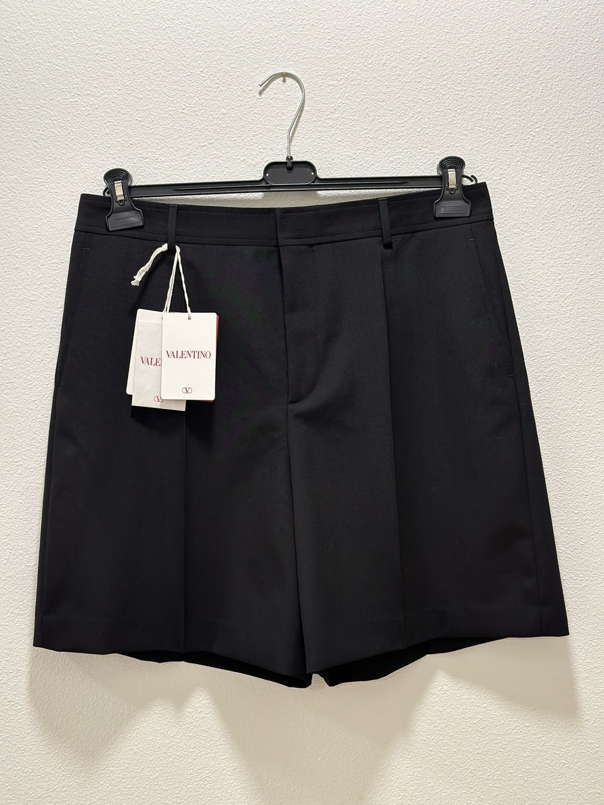 Valentino 🚨Final Price Drop! Black Wool Pleated Bermuda Shorts New Size US 34 / EU 50 - 1 Thumbnail
