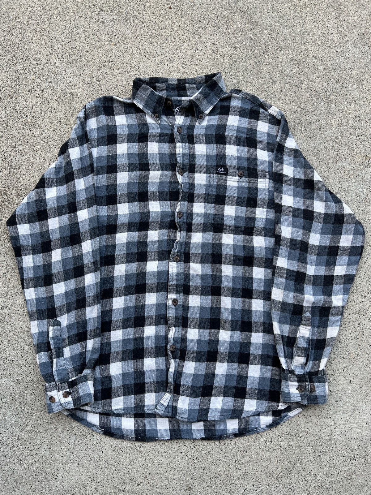 Realtree × Vintage Vintage Realtree Navy Plaid Hunting/Beach Flannel Size L Size US L / EU 52-54 / 3 - 1 Thumbnail
