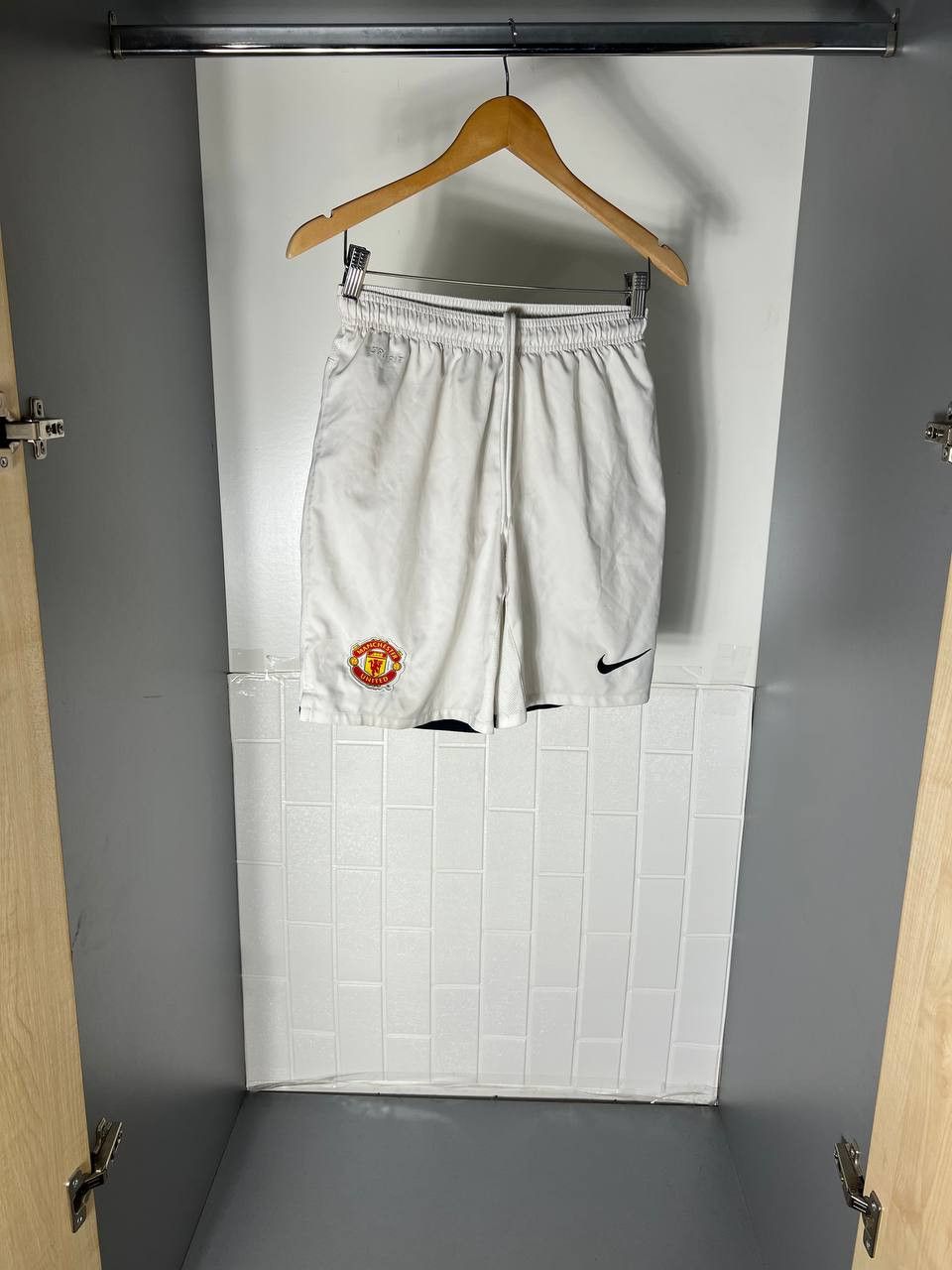 Nike VINTAGE NIKE FC MANCHESTER UNITED ENGLAND SOCCER SHORTS Y2K Size US M / EU 48-50 / 2 - 5 Thumbnail