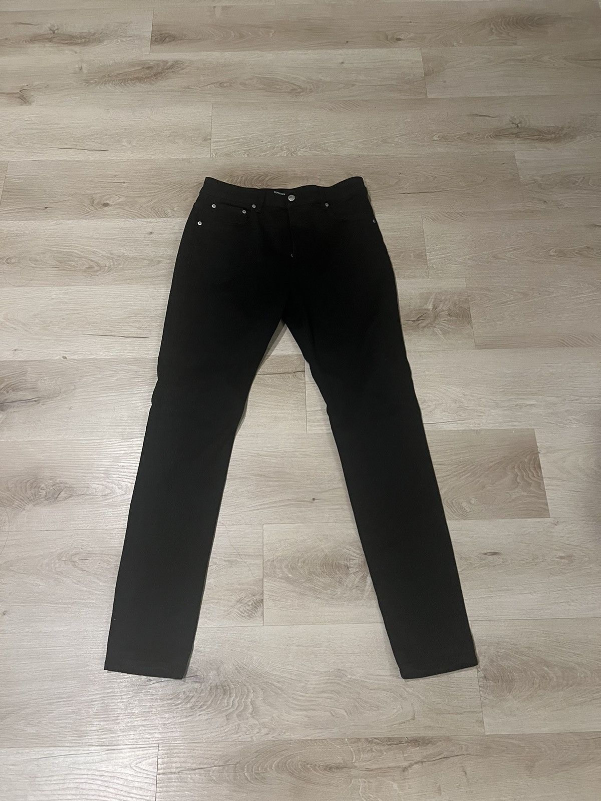 Represent Clo Essential Black Denim Size 33