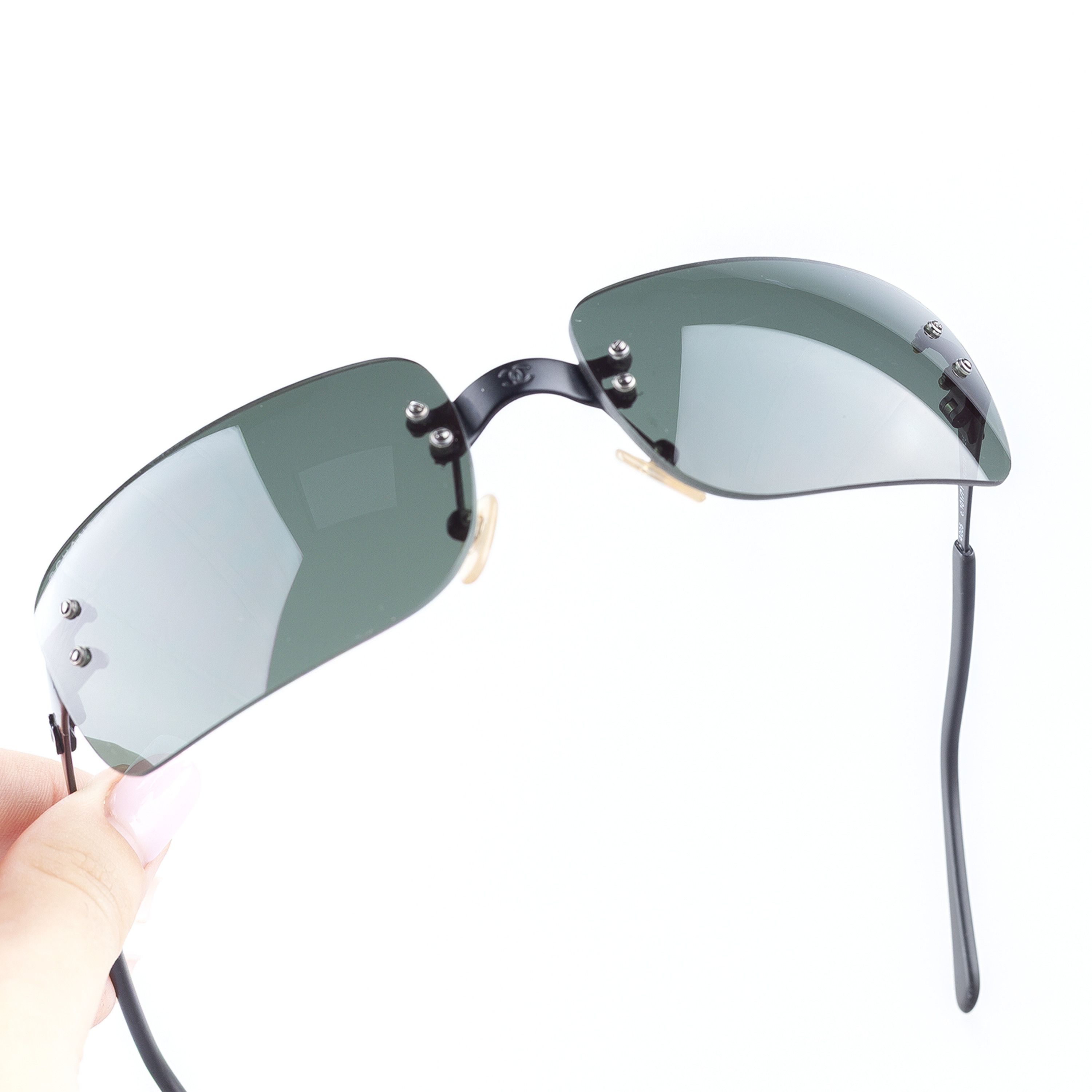 Chanel Chanel 4005 C.101/71 Rimless Vintage Sunglasses Size ONE SIZE - 7 Thumbnail