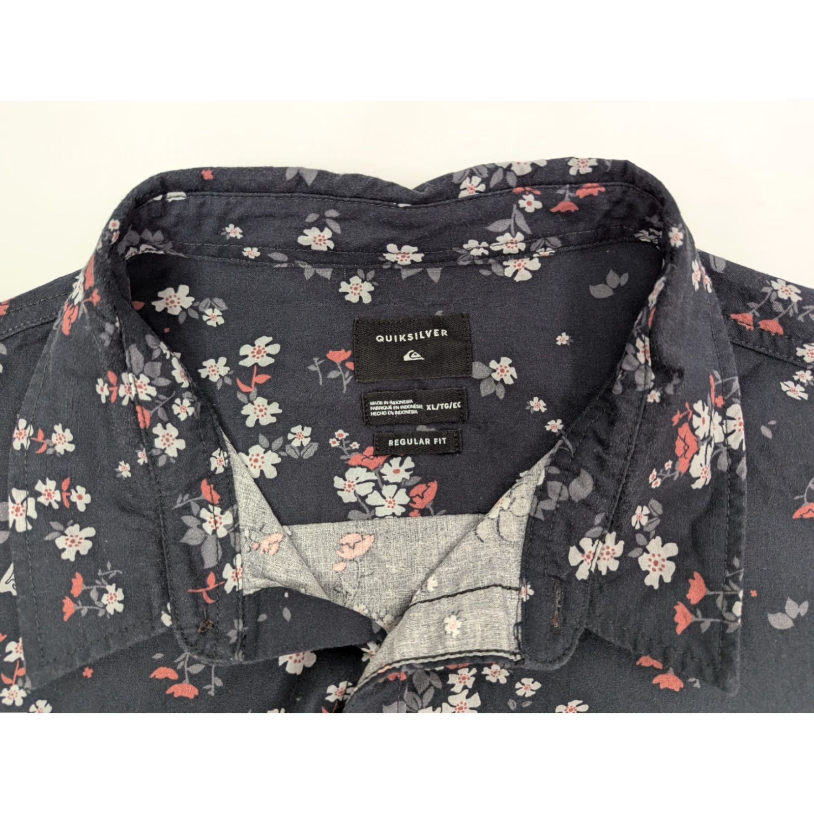 Quiksilver VINTAGE Quiksilver Shirt Navy Floral Print Button-Down Tripping Daisy XL Mens Regular Fit Size US XL / EU 56 / 4 - 5 Thumbnail