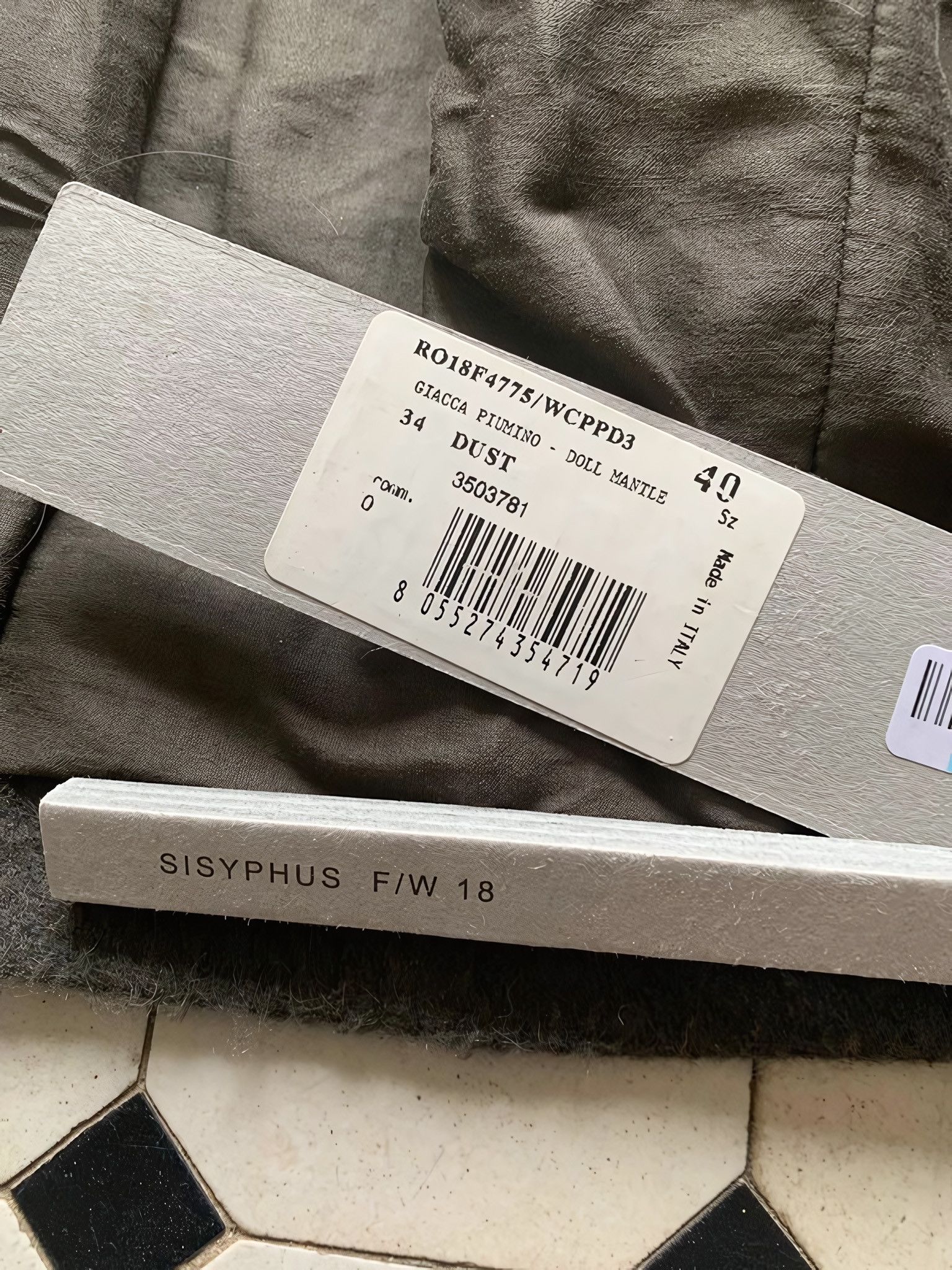Rick Owens A/W 2018 RUNWAY SYSIPHUS ASYMMETRIC DOWN JACKET Size S / US 4 / IT 40 - 10 Thumbnail