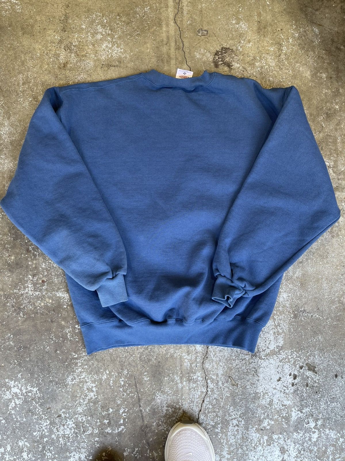 Vintage Vintage 90s Alaskan Wolves Sweatshirt Size US XL / EU 56 / 4 - 4 Thumbnail