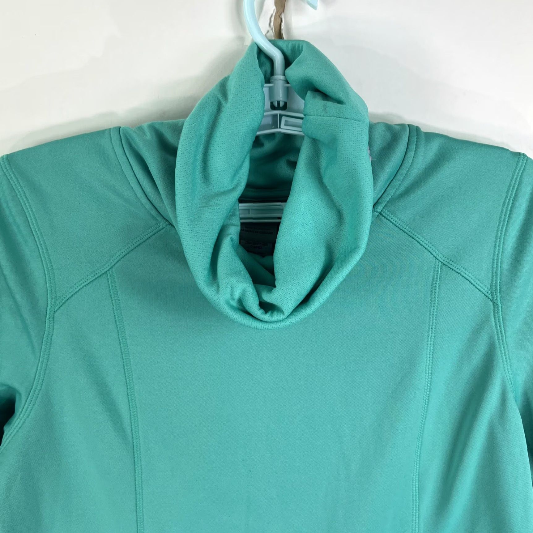 Champion Champion Sweatshirt Women's Size L Green Duo Dry Running Cowl Neck Long Sleeve Size L / US 10 / IT 46 - 2 Thumbnail