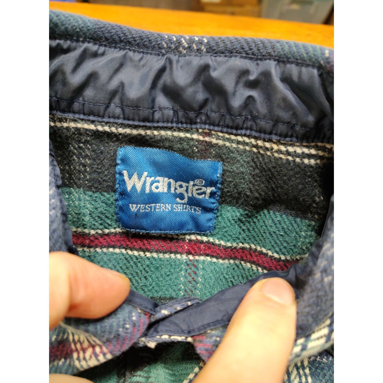 Wrangler VINTAGE Wrangler Shirt L 44 in Green Plaid Thick Flannel Pearl Snap Western Cowboy Size US L / EU 52-54 / 3 - 5 Thumbnail
