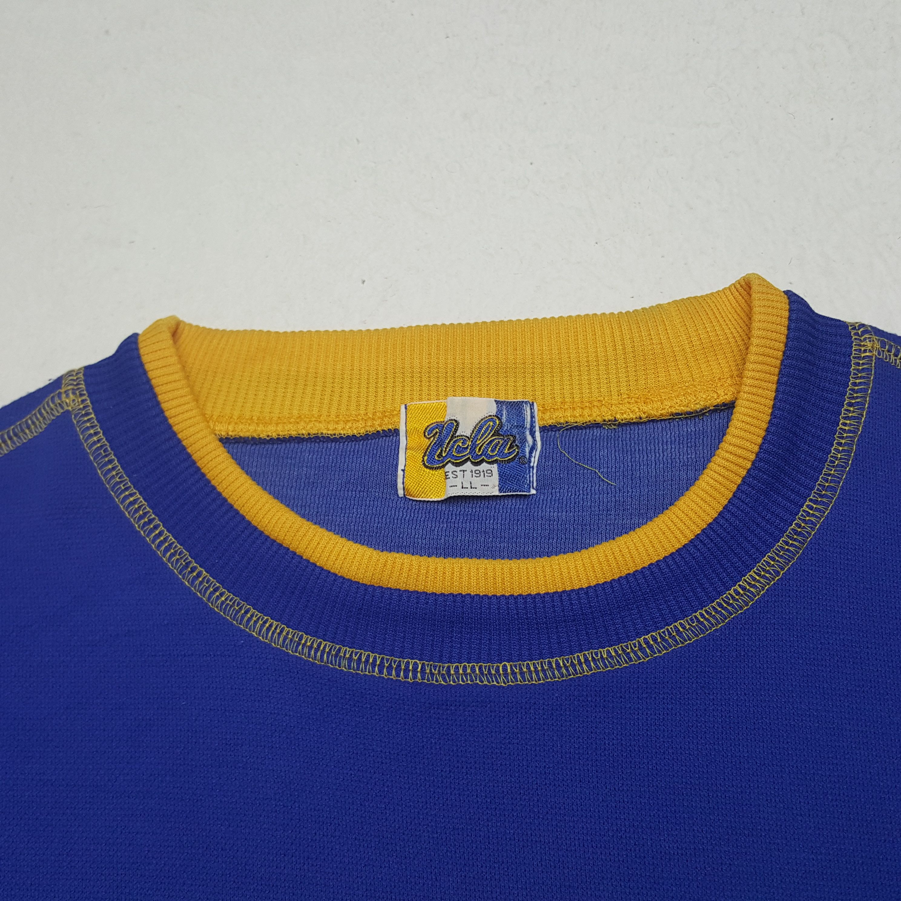 Vintage Vintage Ucla Bruins Athletic Dept Sweatshirt Size US L / EU 52-54 / 3 - 4 Thumbnail