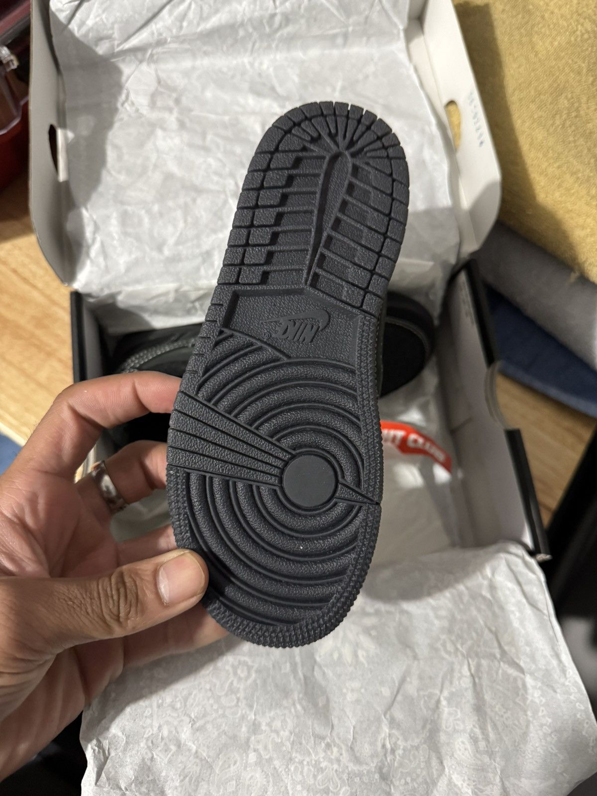 Jordan Brand × Travis Scott Black phantom travis scott Size US 5 / EU 37 - 2 Thumbnail