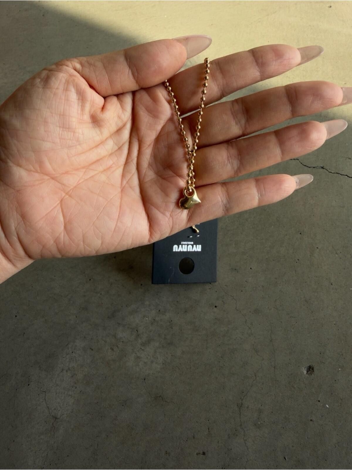 Urban Outfitters Gold Heart Charm Beaded Necklace / Minimalist / Coquette Size ONE SIZE - 5 Thumbnail