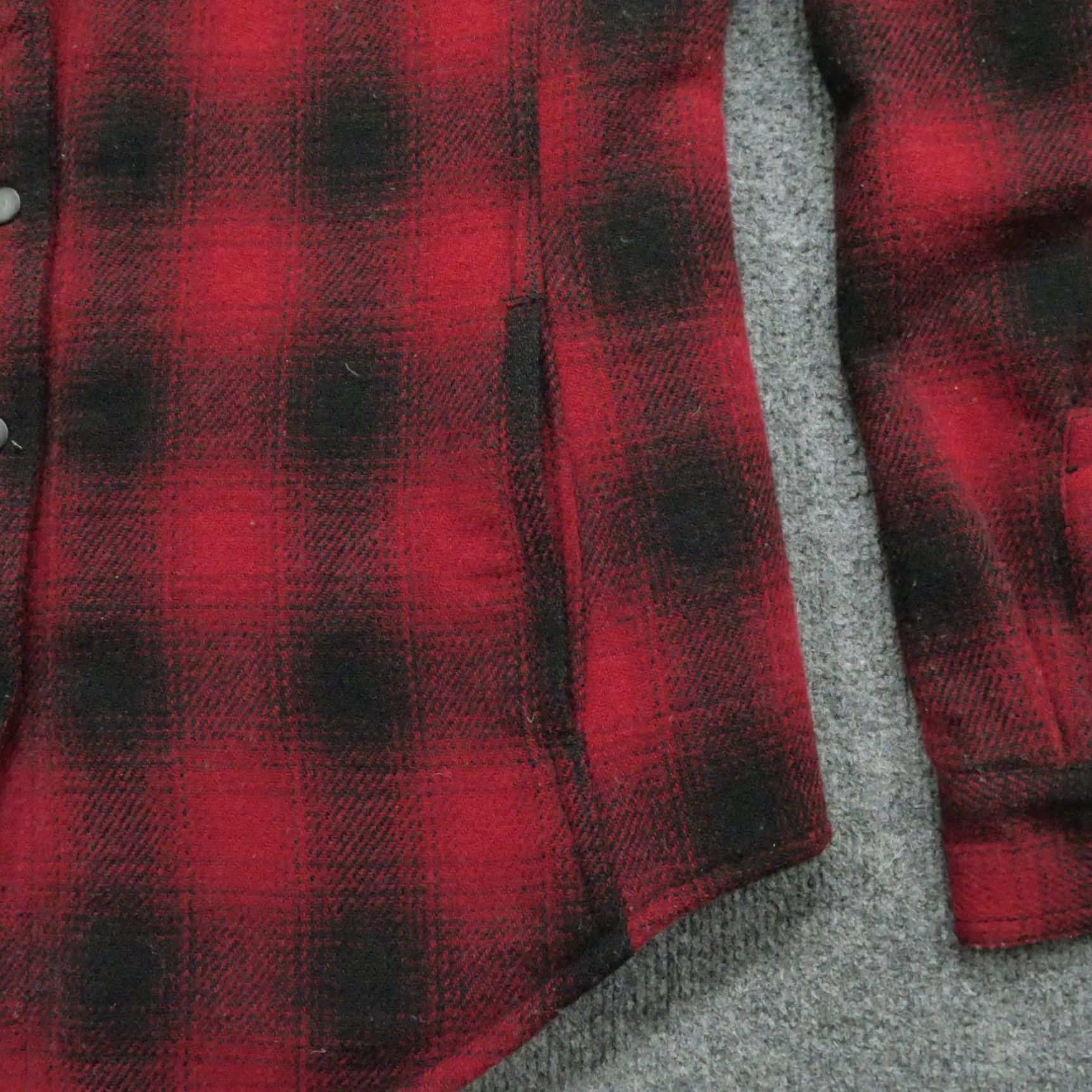 Eddie Bauer VINTAGE Eddie Bauer Jacket Womens Small Red Black Buffalo Plaid Sherpa Wool Shacket Size S / US 4 / IT 40 - 3 Thumbnail