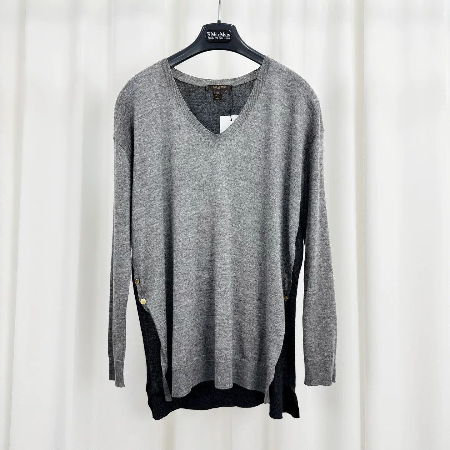 Louis Vuitton Louis Vuitton Cashmere Gold Button Colorblock Sweater Size XS / US 0-2 / IT 36-38 - 1 Thumbnail