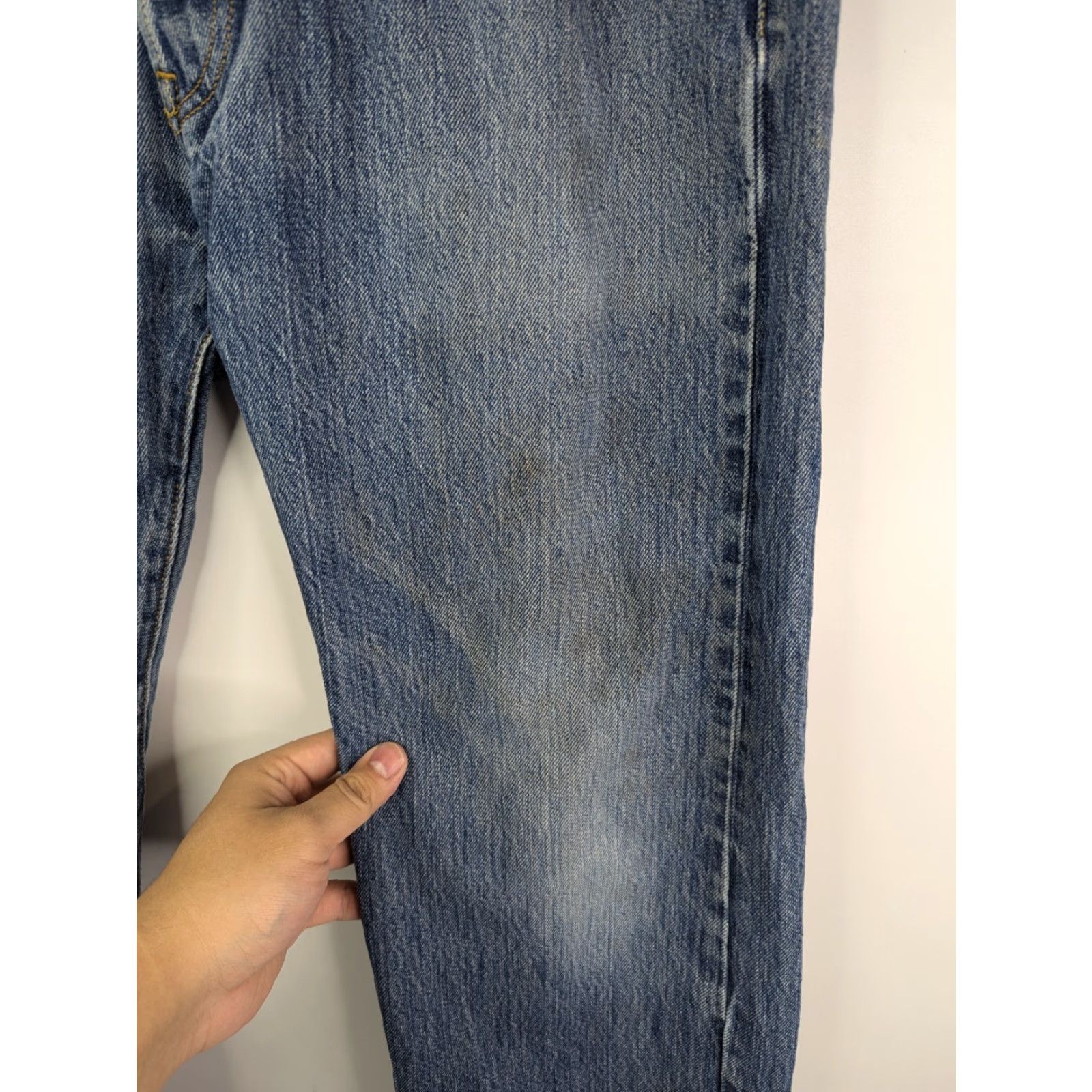 Levi's VINTAGE Levi's 501 XX Jeans Button Fly Straight Leg Mens 33 Blue Cotton Regular Stain Distressed 29 Inseam Size US 33 - 3 Thumbnail