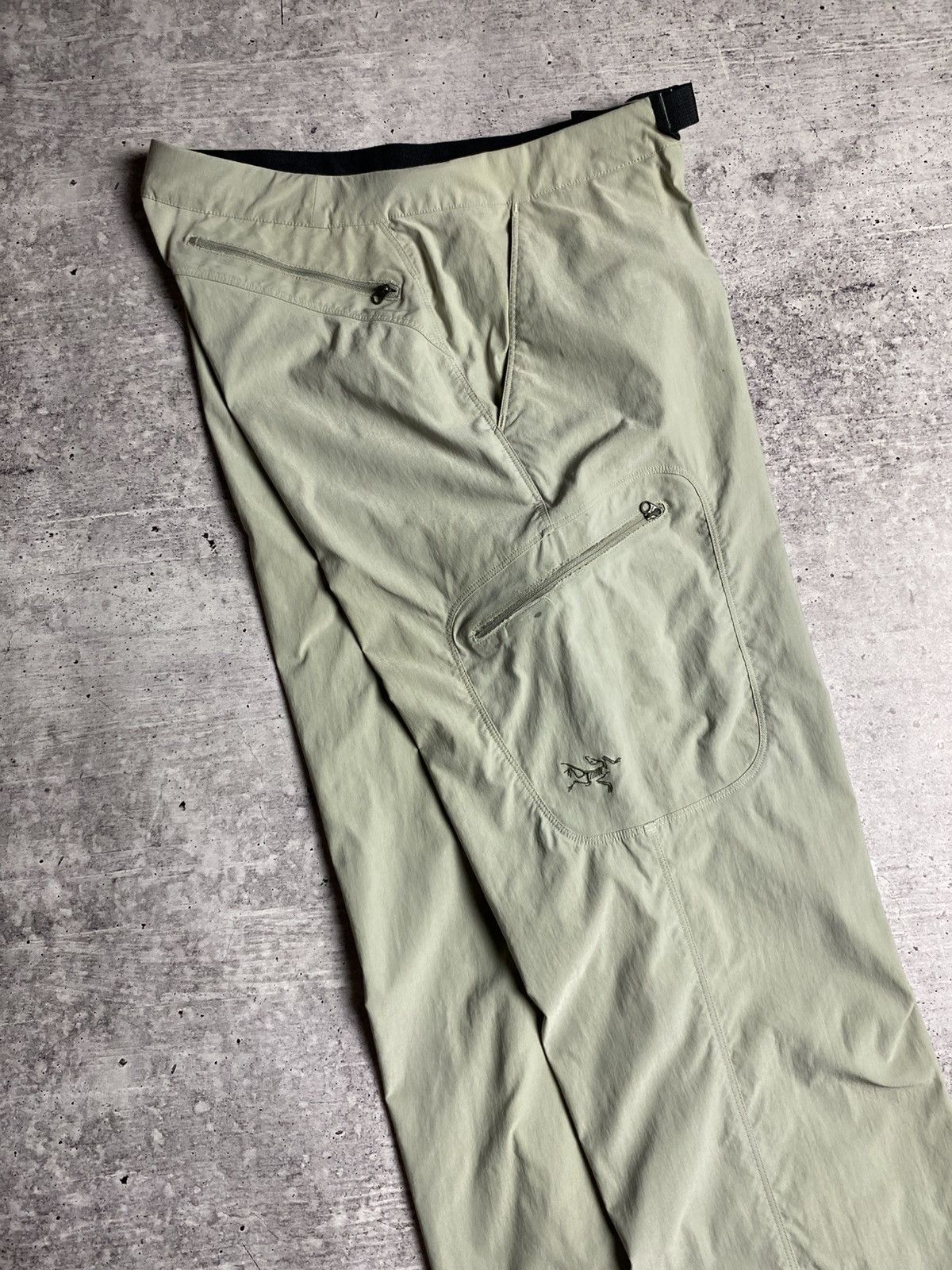 Arc'teryx Arcteryx Vintage Logo Pants Size US 31 - 1 Thumbnail