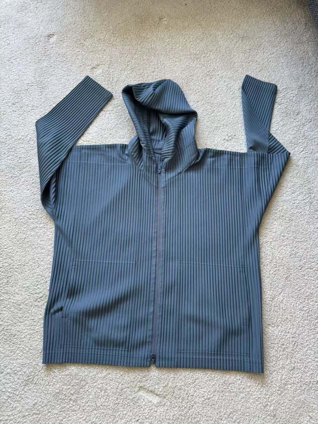 Homme Plisse Issey Miyake Homme Plissé Issey Miyake Blue Zip-up hooded Jacket Size US L / EU 52-54 / 3 - 4 Thumbnail
