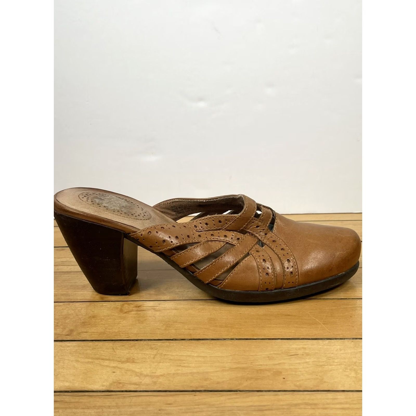 Clarks Clarks Womens Brown Leather Woven Slip On Mule Slides Clogs Heels Size 7.5 Size US 8 / IT 38 - 6 Thumbnail