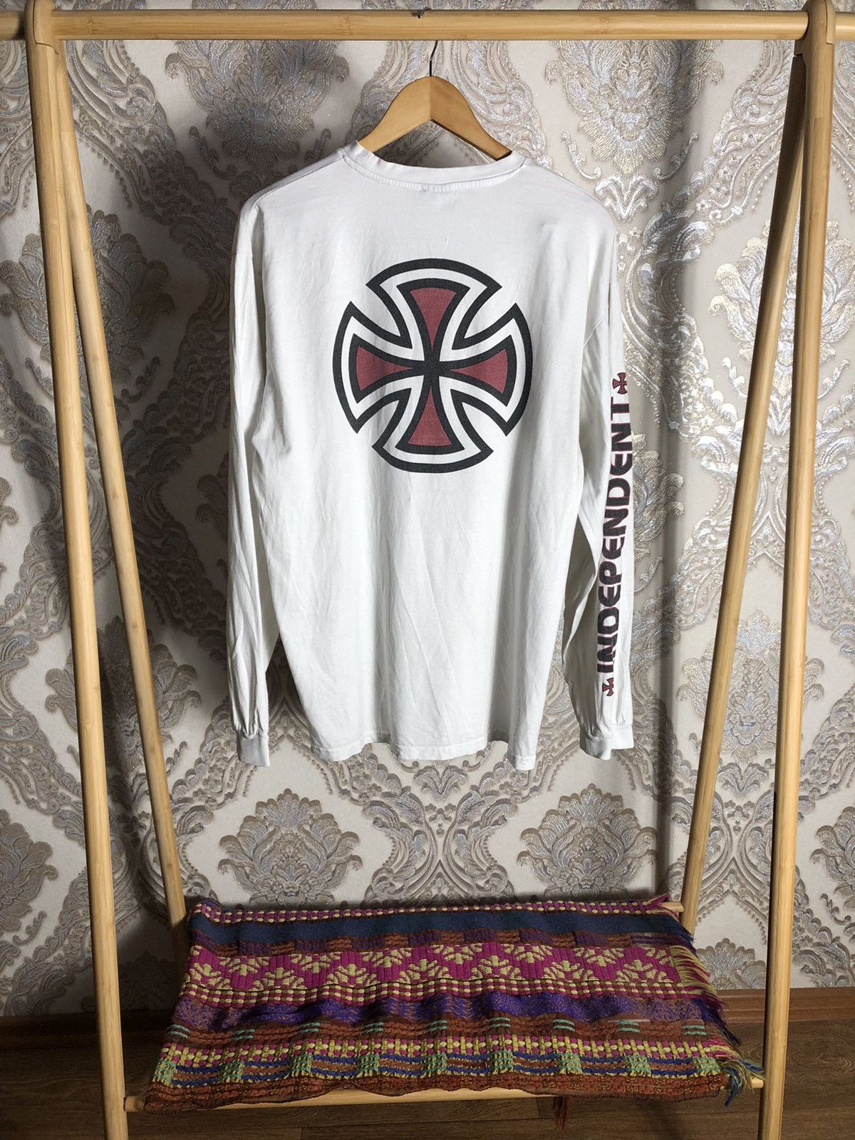 Other VERY RARE INDEPENDENT TRUCK COMPANY SKATEBOARD LONG SLLEVE Size US L / EU 52-54 / 3 - 1 Thumbnail