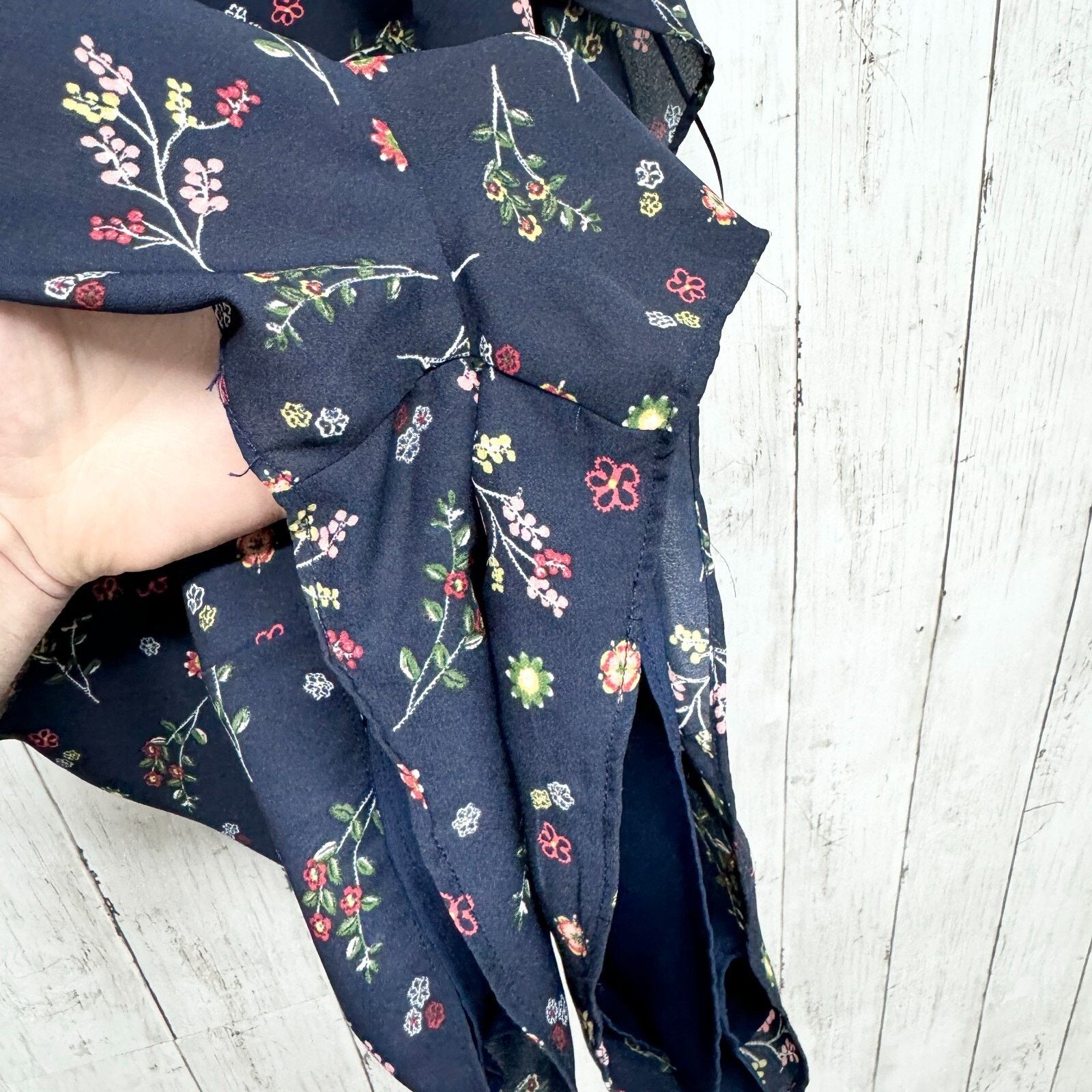 Other Everly M Blue Floral Off Shoulder V Neck Mini Romper Summer Size M / US 6-8 / IT 42-44 - 5 Thumbnail