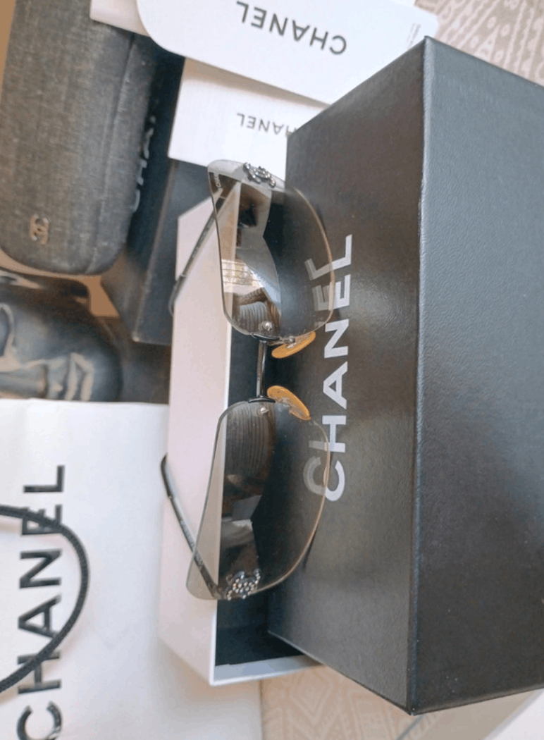 Chanel Chanel Sunglasses 4017-D Rhinestone Logo Rimless Vintage Size ONE SIZE - 5 Thumbnail