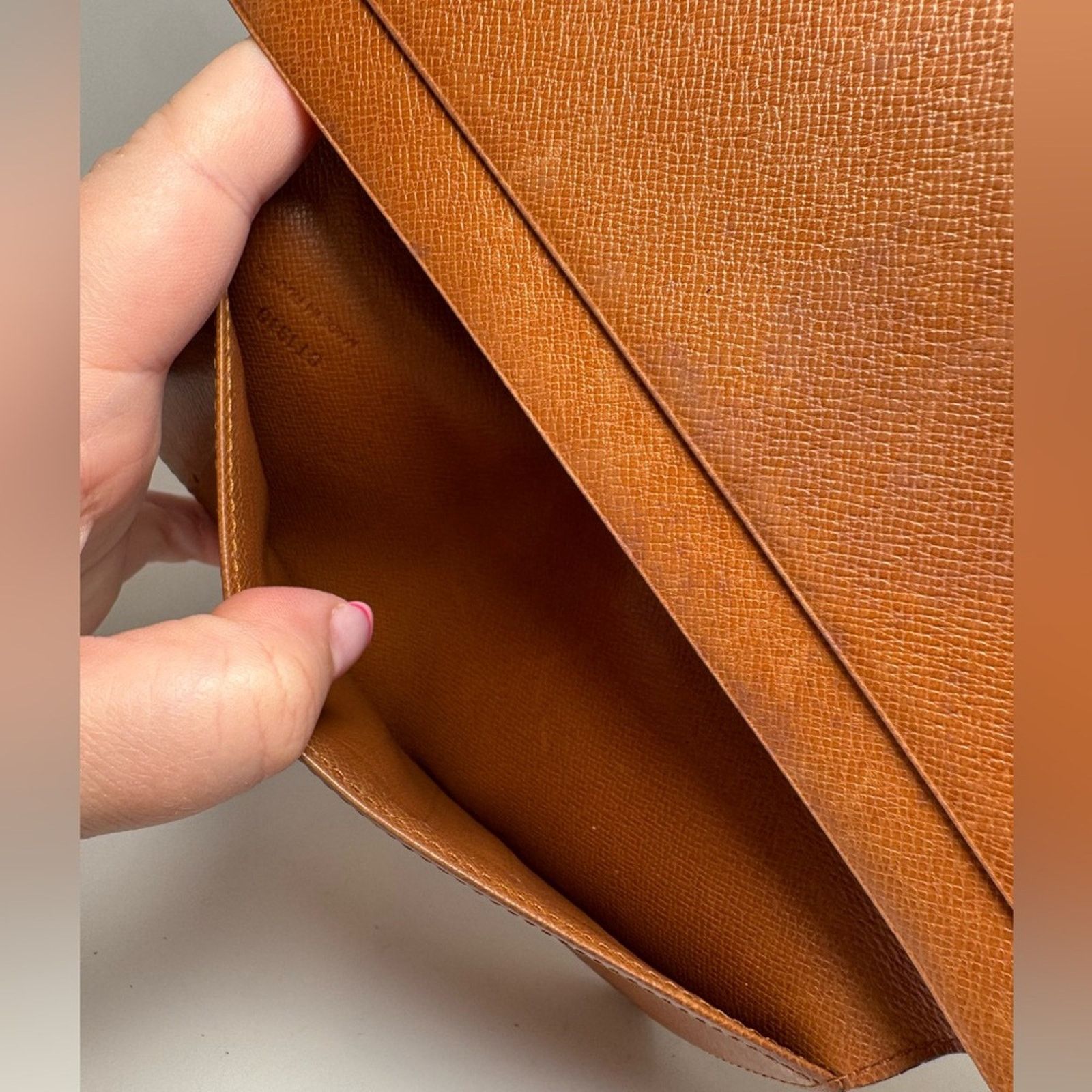 Louis Vuitton Louis Vuitton Monogram Portes Cartes Wallet/Passport Cover Size ONE SIZE - 7 Thumbnail
