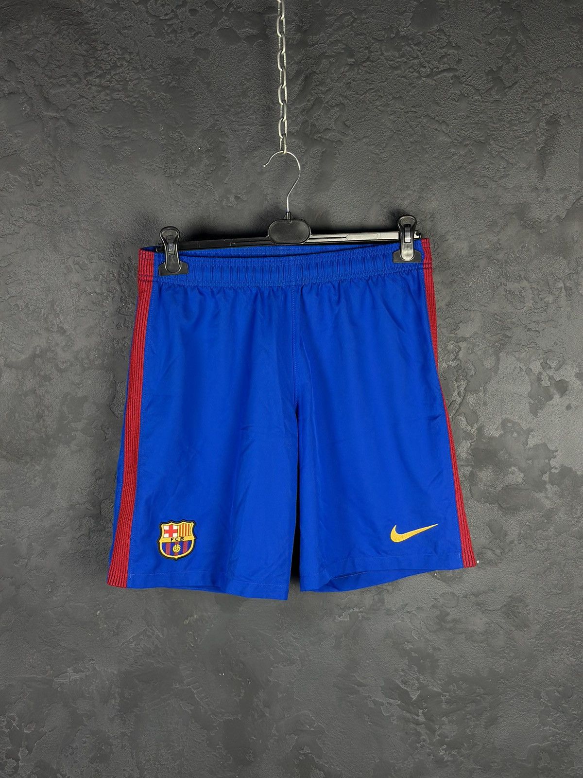 Nike × Vintage 2016/17 Barcelona Home Jersey Suarez 9Nike T-shirt+ Shorts Size US M / EU 48-50 / 2 - 13 Thumbnail
