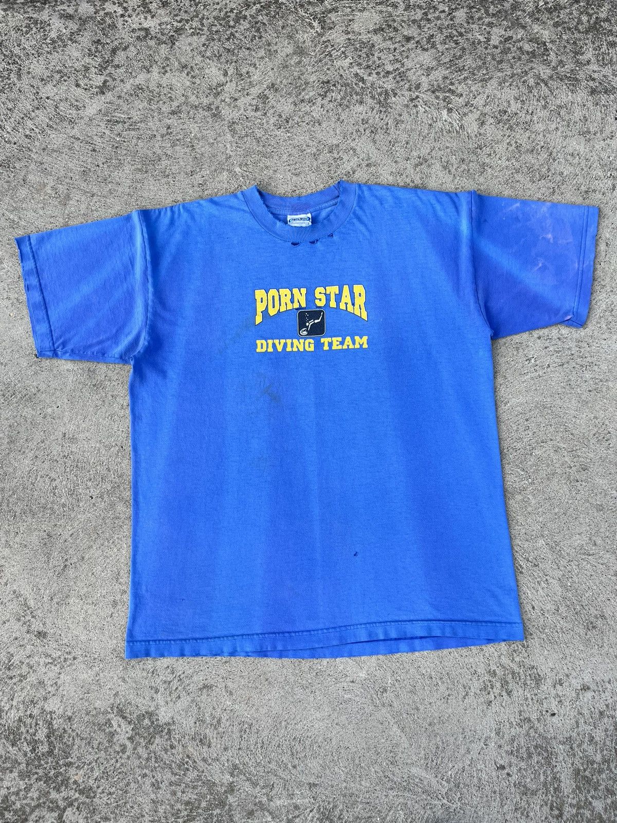 Vintage Rare Vintage 90’s Porn Star “Diving Team” Thrashed T-Shirt Size US XL / EU 56 / 4 - 1 Thumbnail