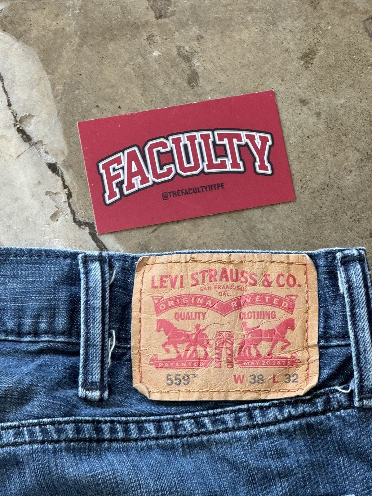 Levi's Vintage Levi's 559 Jeans Sz. 38x32 Size US 38 / EU 54 - 3 Thumbnail