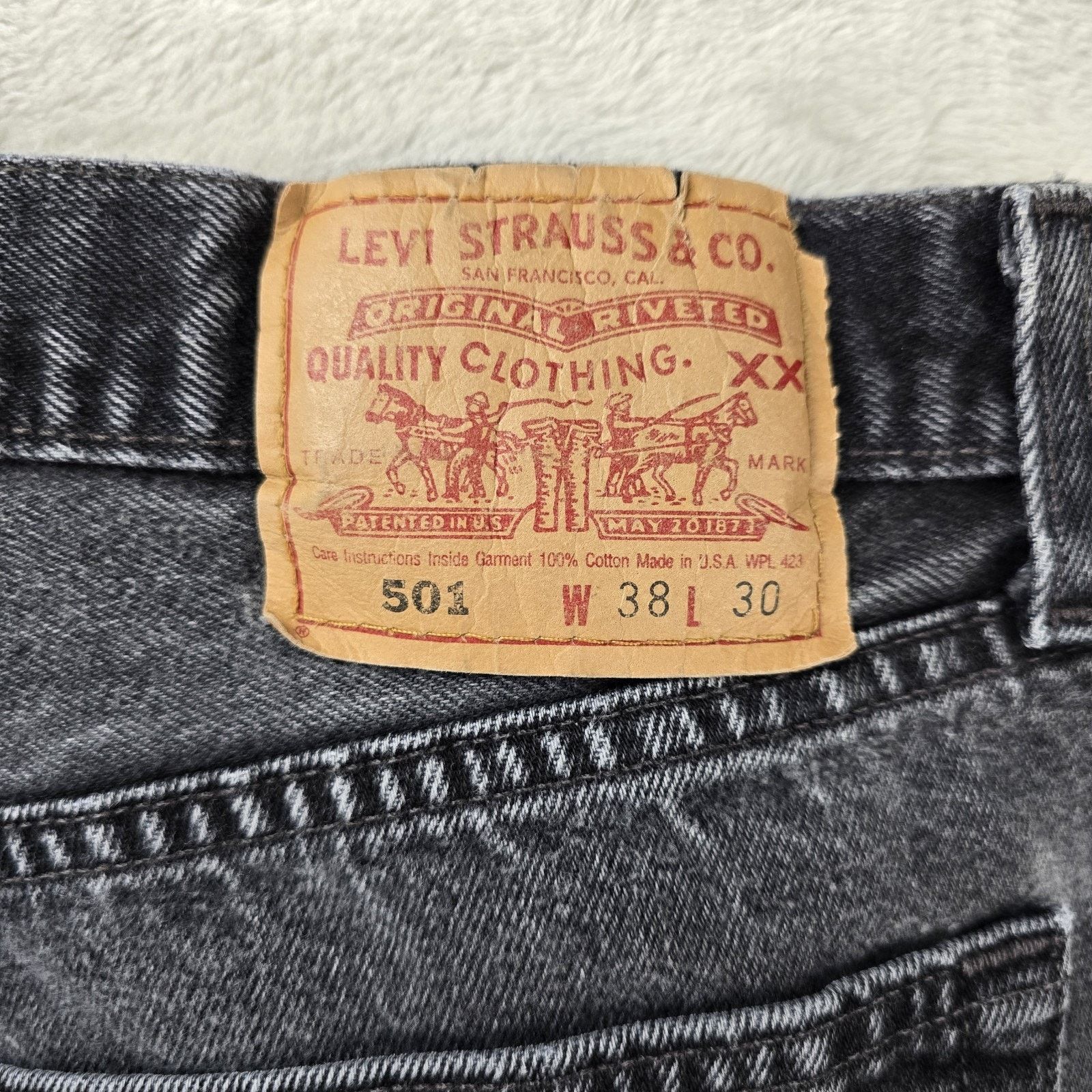 Levi's Vintage 90s Levis 501 Jeans Men 38x30 (Fits 38x26) Black USA Size US 38 / EU 54 - 9 Thumbnail