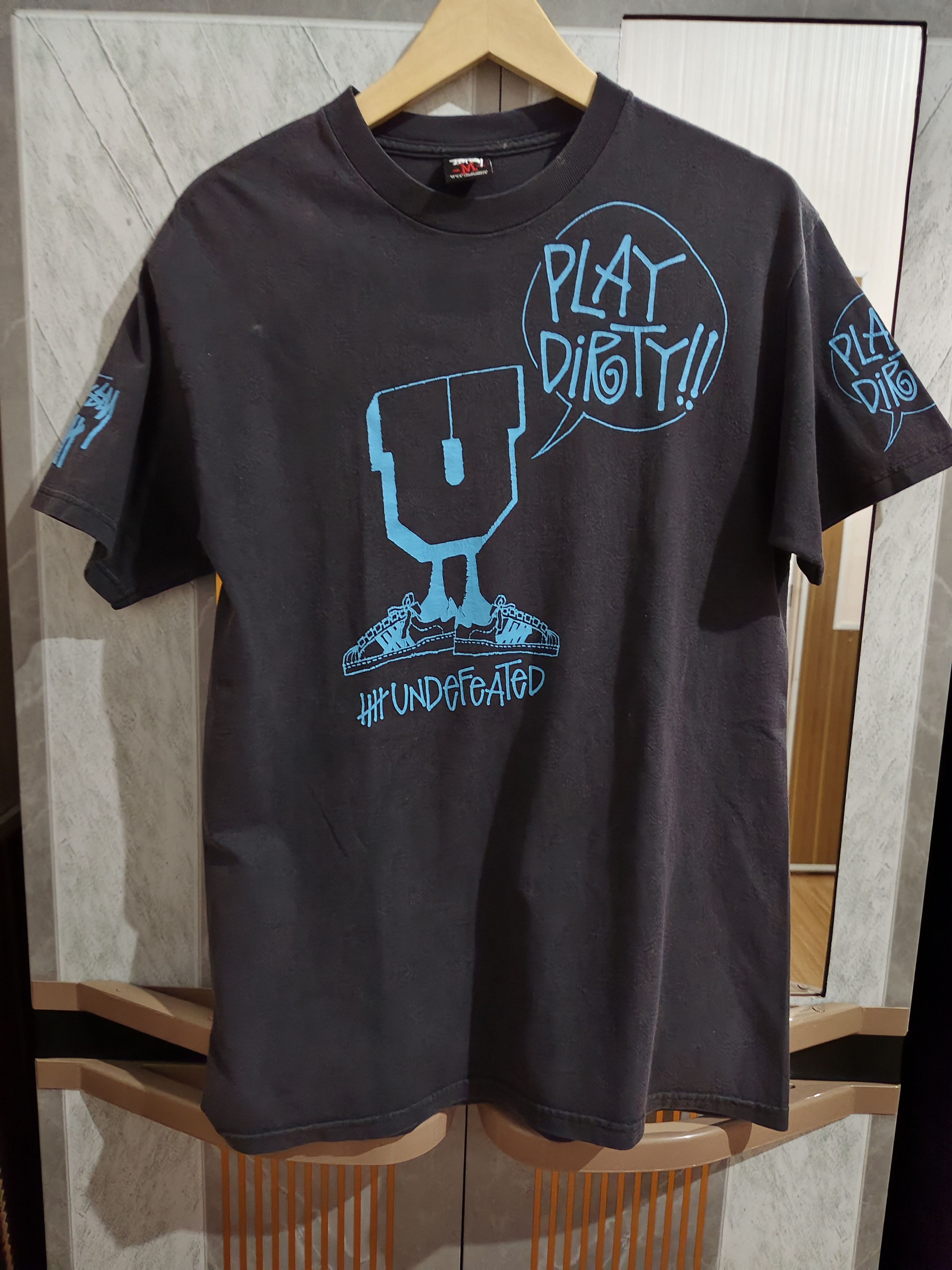 Stussy Stussy play dirty x undefeated Size US M / EU 48-50 / 2 - 1 Thumbnail