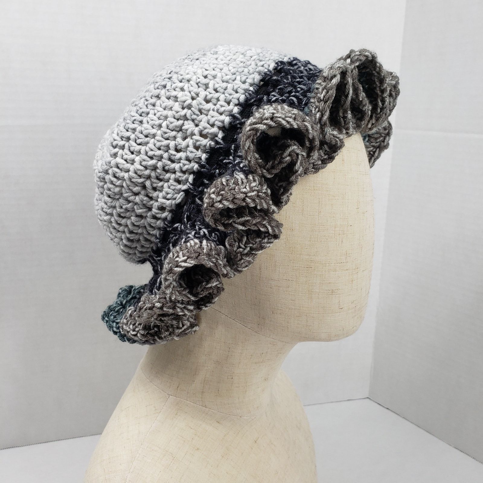 Handmade Handmade Crochet Ruffle Hat Gray Bucket Slouchy Beanie Boho Size ONE SIZE - 13 Thumbnail