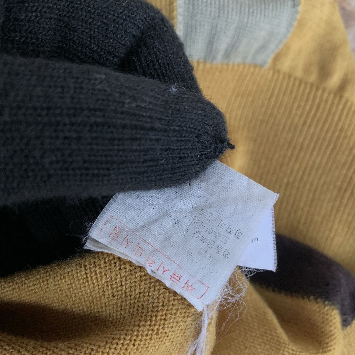 Balenciaga Vtg 90s Balenciaga Vest Knit Geometrical Small Logo Size US M / EU 48-50 / 2 - 8 Thumbnail