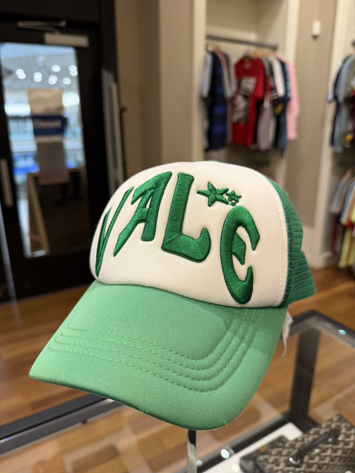 Vale Vale Embroidered Trucker Hat - Green Size ONE SIZE - 1 Thumbnail