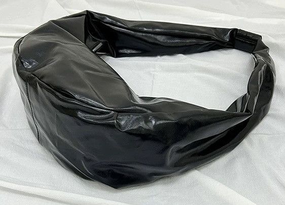 Japanese Brand Avant garde retro oversized shiny faux leather hobo bag Size ONE SIZE - 7 Thumbnail