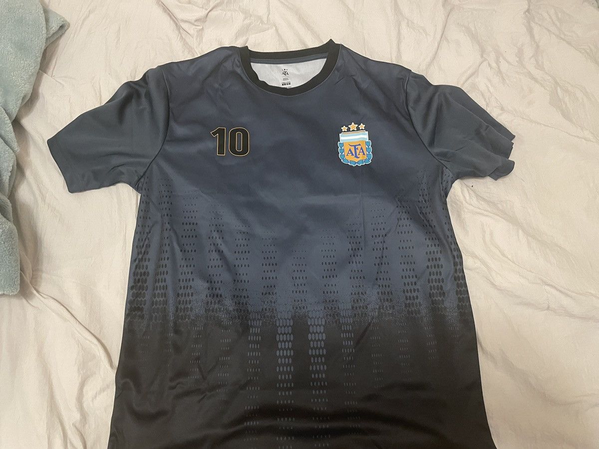 Other Messi Vintage Jersey Size US L / EU 52-54 / 3 - 1 Thumbnail