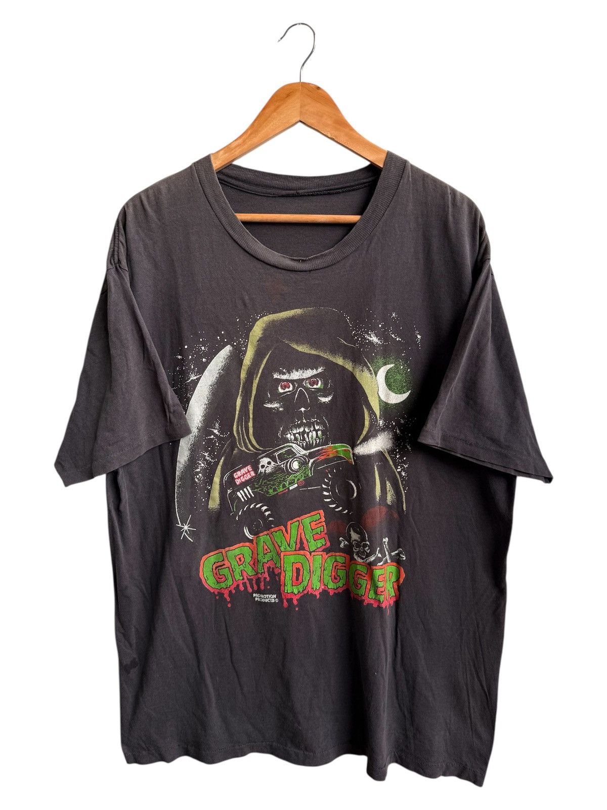 Vintage Vintage 90s Grave Digger Monster Jam T Shirt Size US XL / EU 56 / 4 - 1 Thumbnail