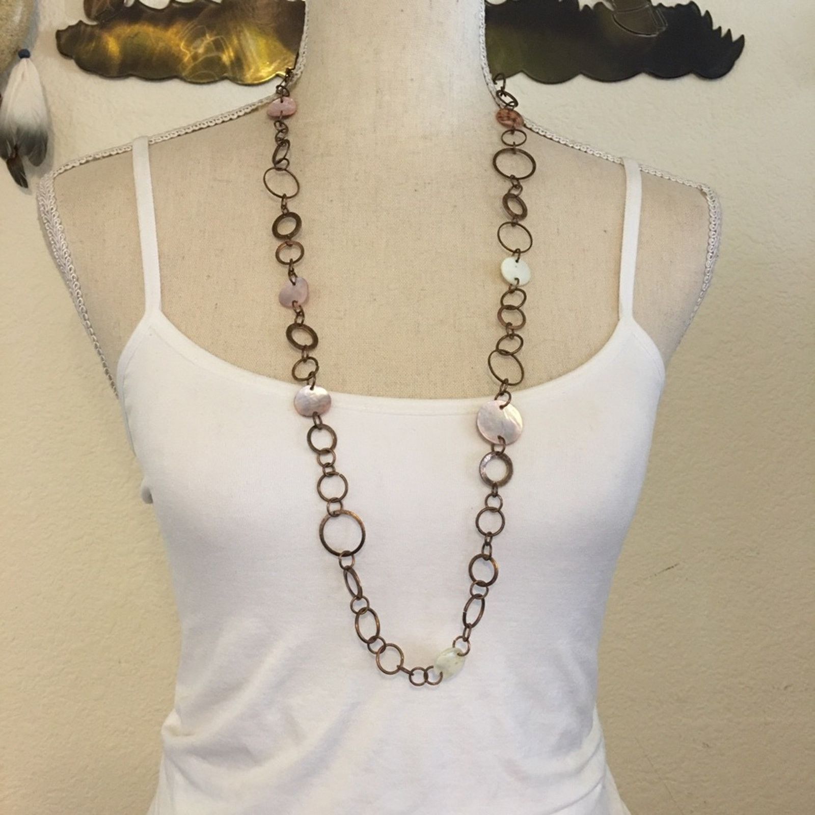 Vintage Vintage copper tone links mother of pearl necklace Size ONE SIZE - 3 Thumbnail