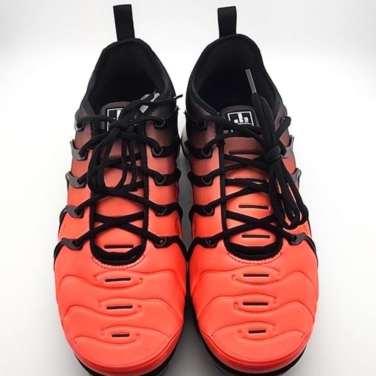 Nike Nike Air Vapormax Plus Bright Crimson Size US 10.5 / EU 43-44 - 2 Thumbnail
