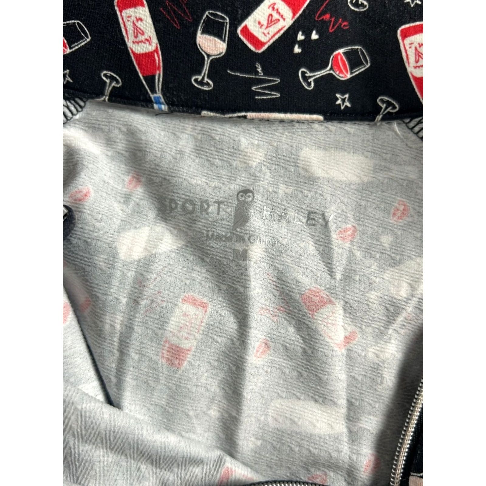 Vintage Sport Haley Top Medium 1/4-Zip Performance Cheers To Us Wine Bottle Print Womens Size M / US 6-8 / IT 42-44 - 4 Thumbnail