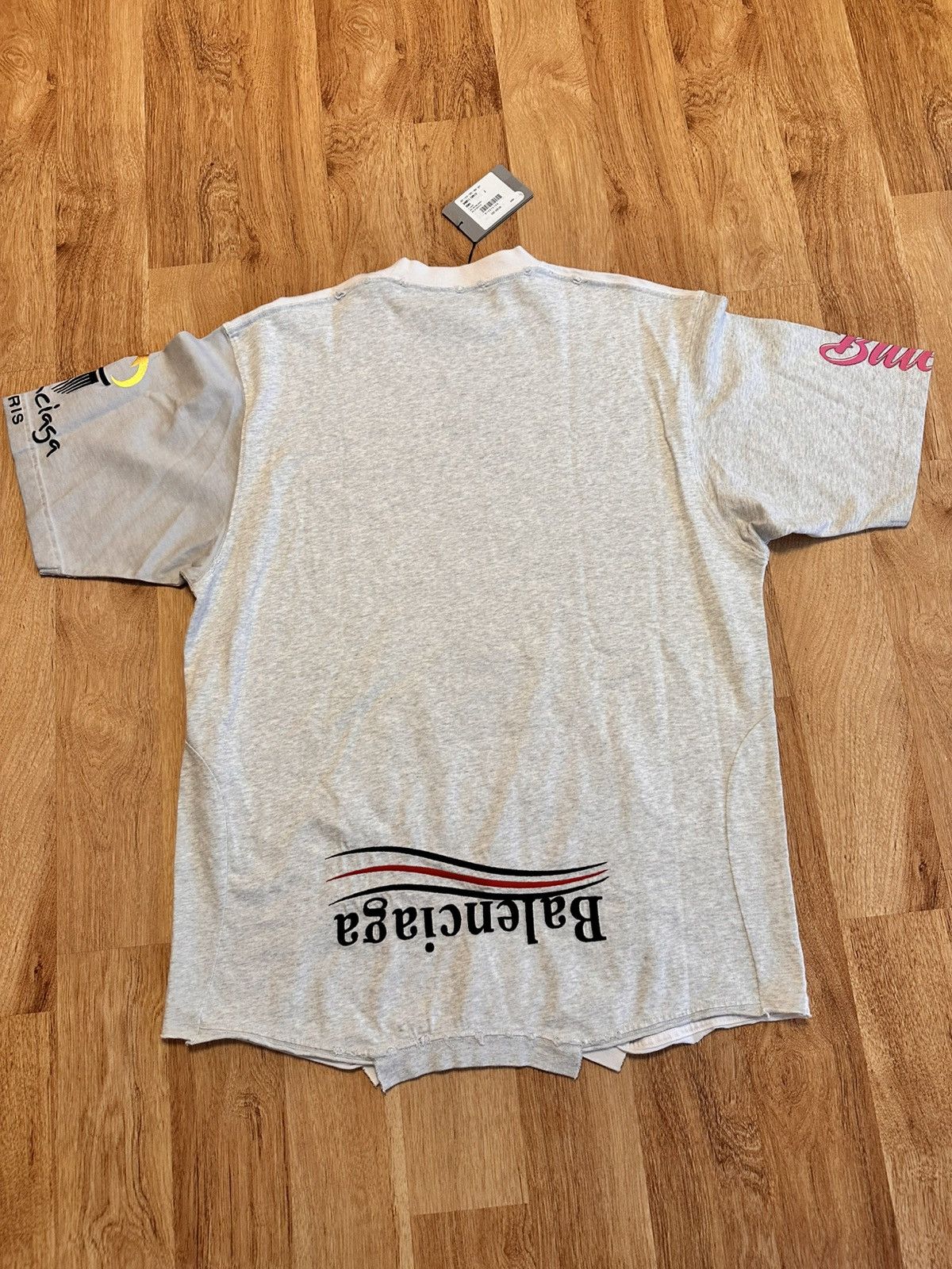 Balenciaga Balenciaga upside down tee Size US M / EU 48-50 / 2 - 4 Thumbnail