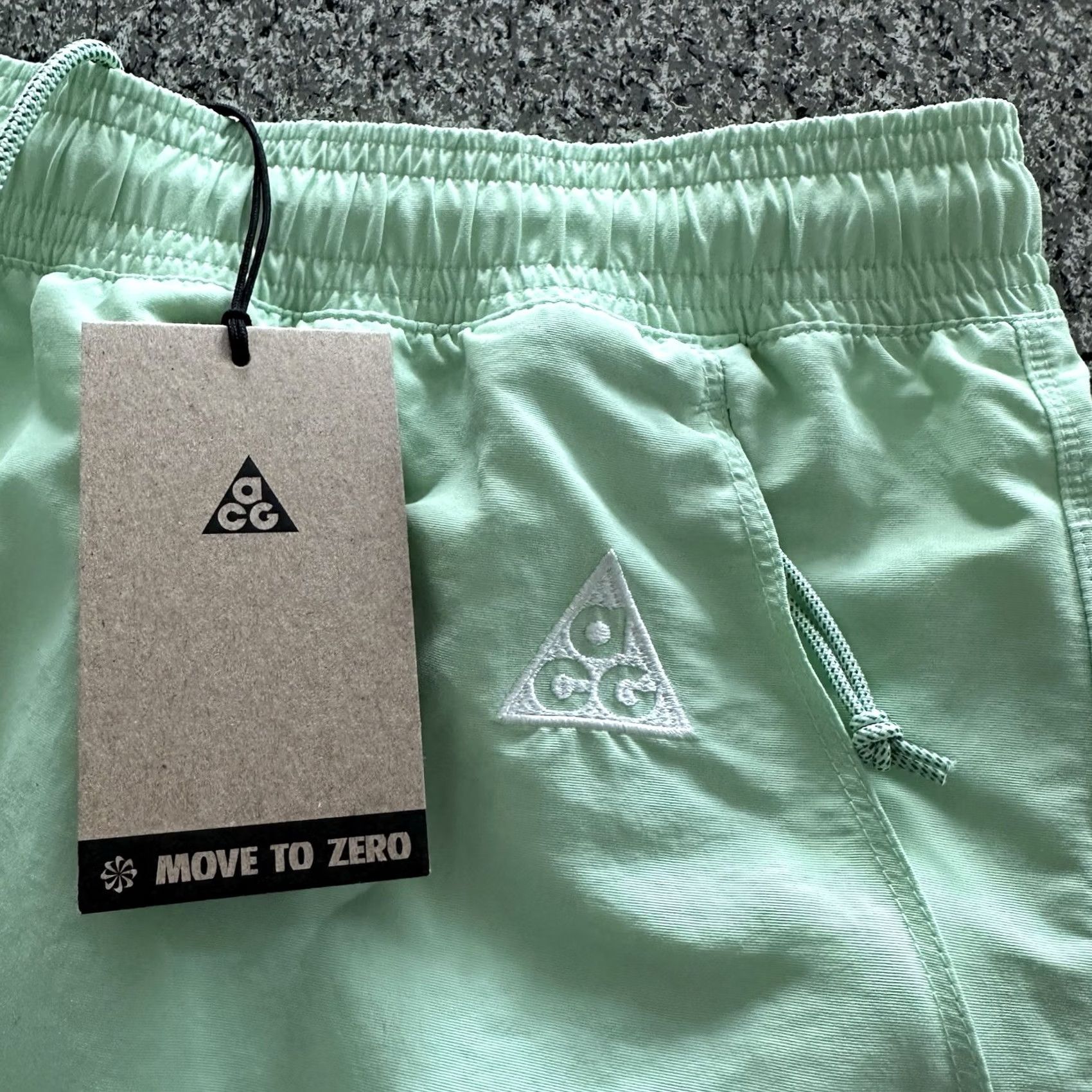 Nike ACG Nike ACG Reservoir Shorts XXL Green Nylon 100% Water Repellent Drawstring Mens Size US 39 - 2 Thumbnail