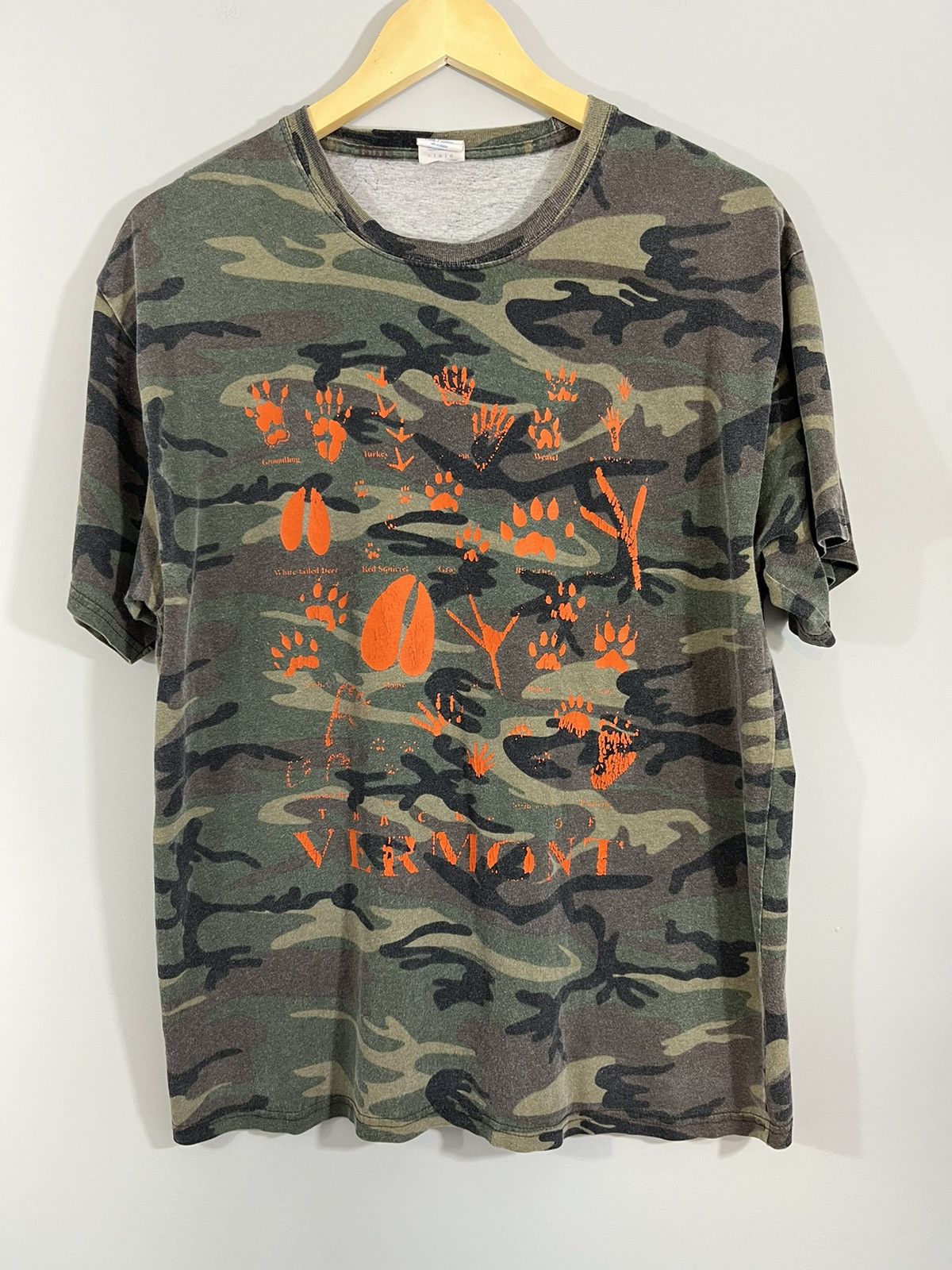 Vintage Camo Wildlife Tracks Distressed Tee Size US L / EU 52-54 / 3 - 1 Thumbnail